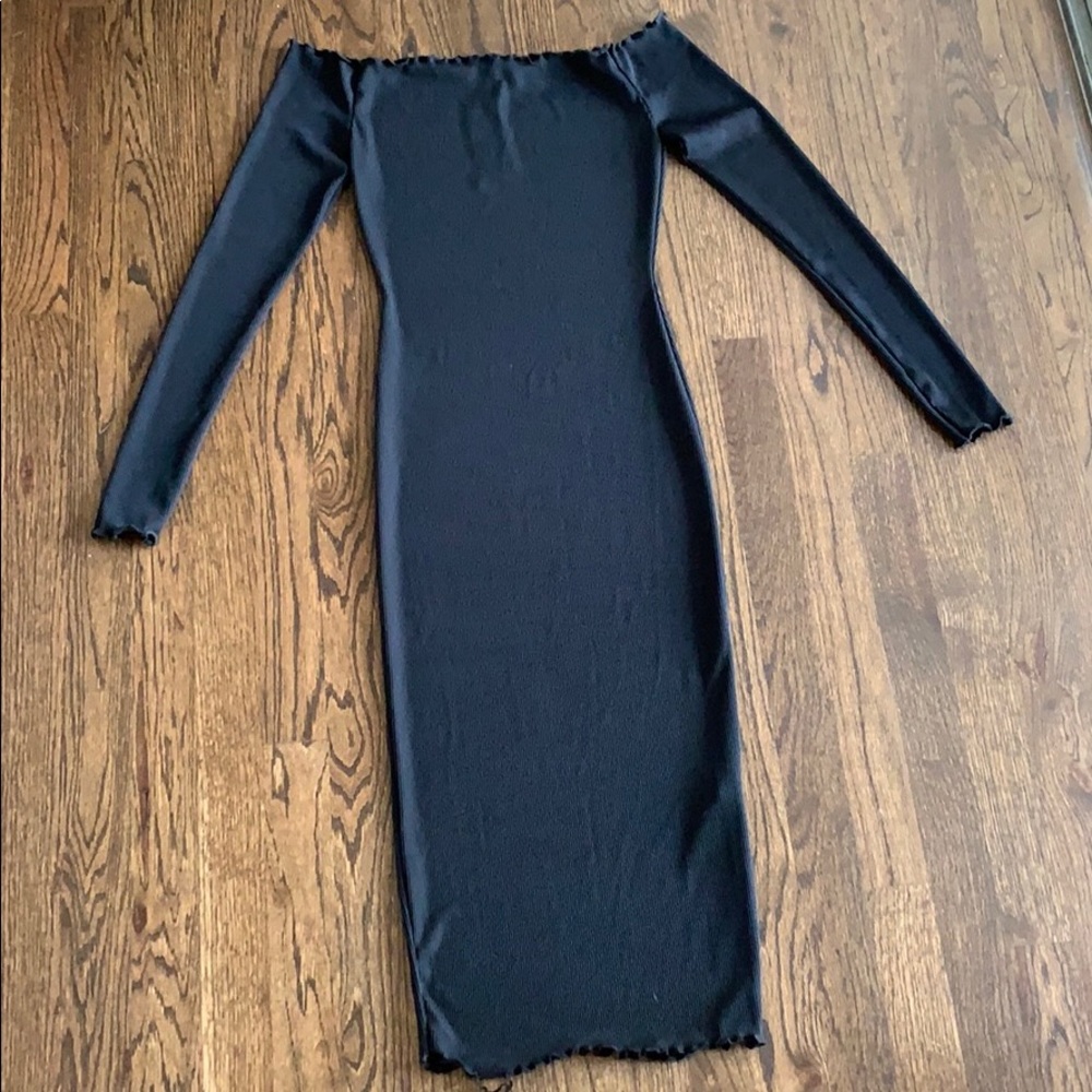 Stretchy- Midi- black dress